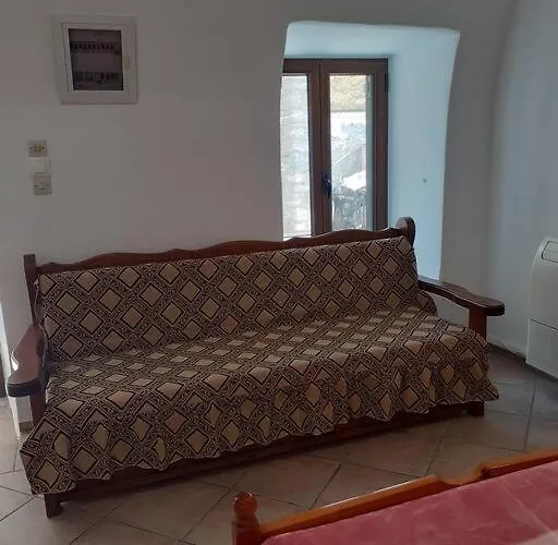 Klisounis House